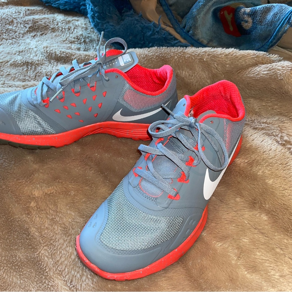 Nike Unisex FS Lite trainers II (Men’s size 8.5 Women size 10)